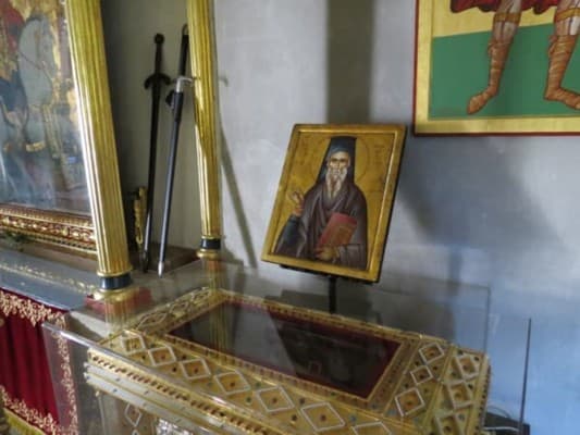 Саркофаг с мощами Святого Мефодия, храм Святого Георгия, Крит